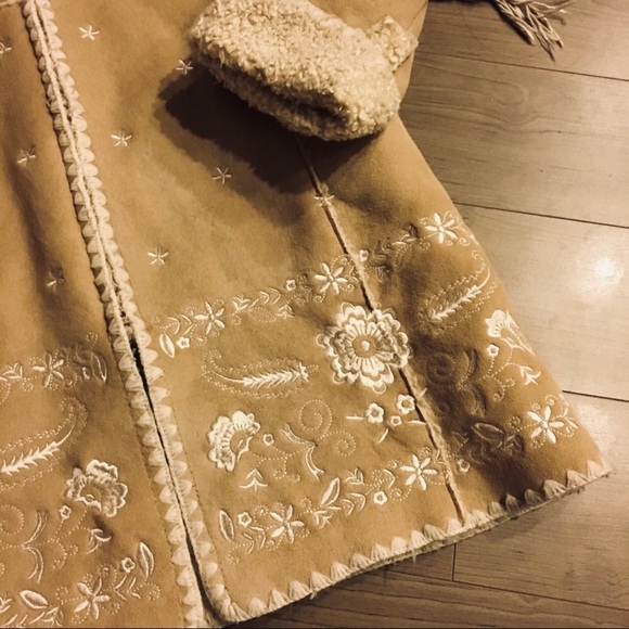SOLD Vintage Embroidered Sherpa Coat - Picture 2 of 6
